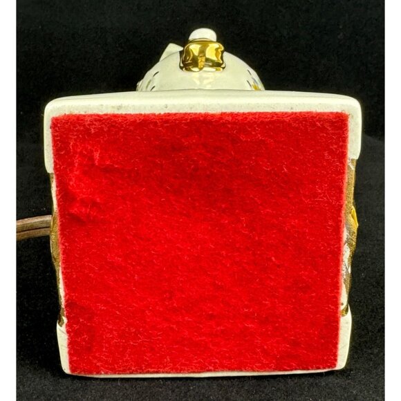 Vintage Ceramic Table Lamp Boudoir Floral Design Gold Accents 5 ft Power Cord - Picture 7 of 12